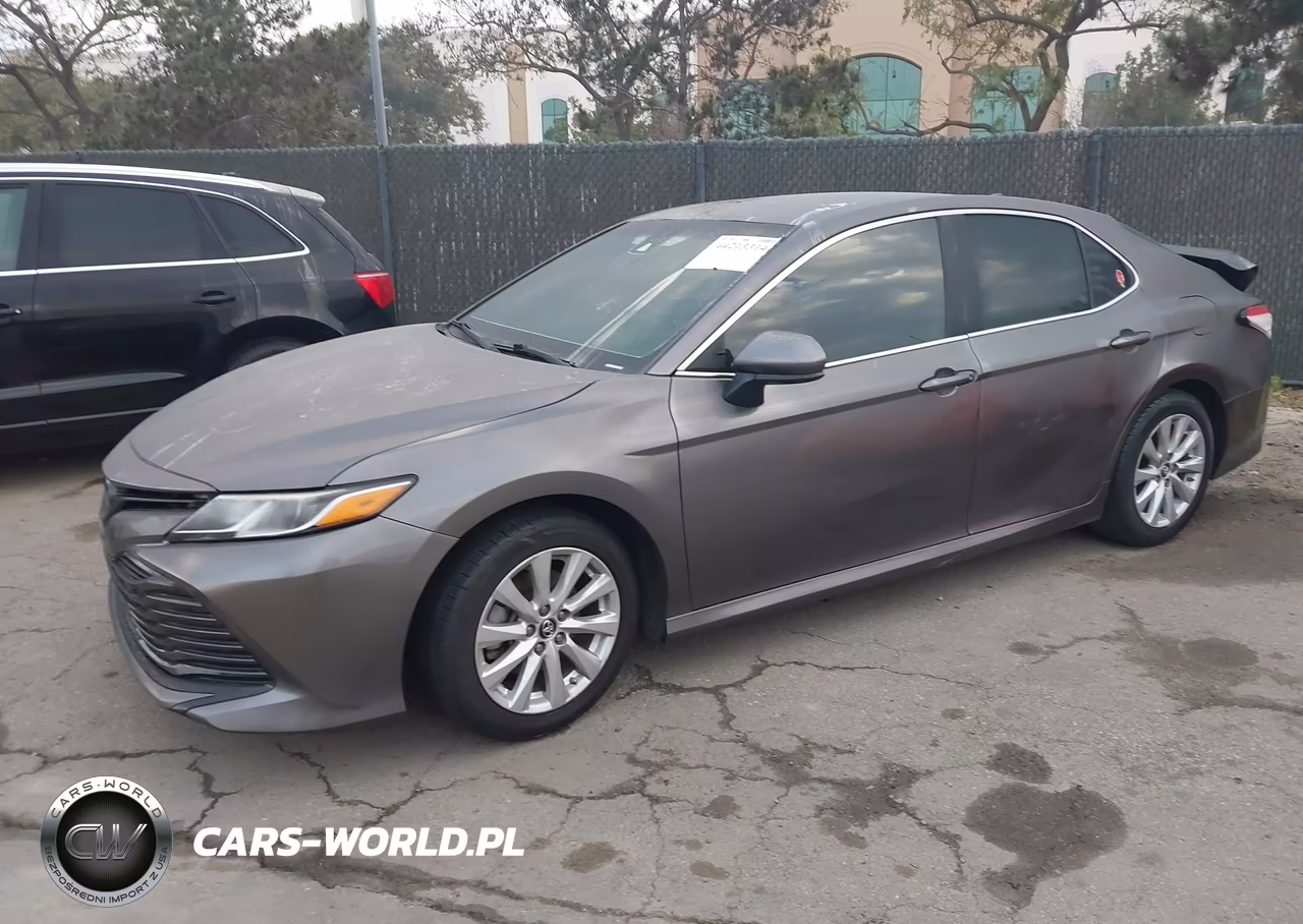 2019 Toyota Camry Le VIN:4T1B11HK4KU791285 - 2