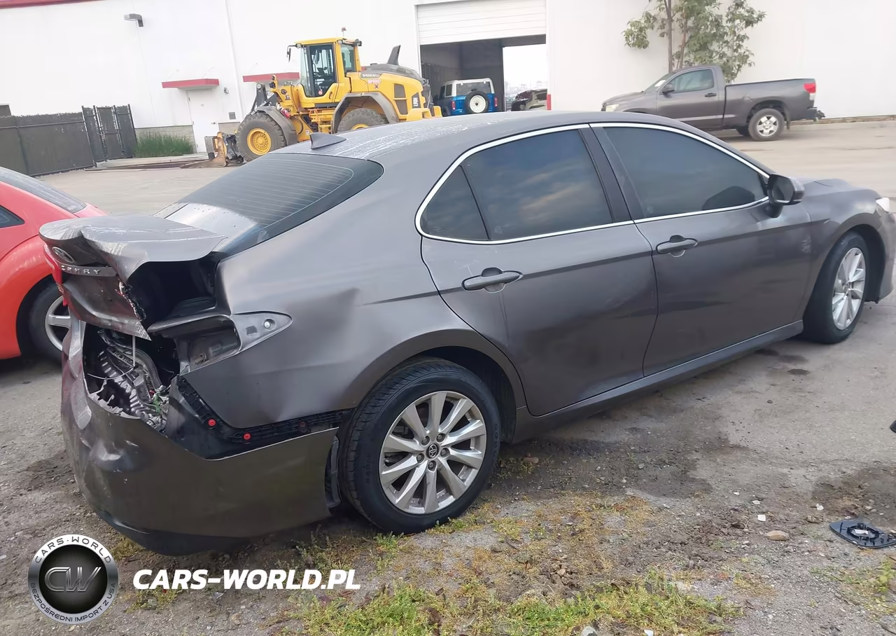 2019 Toyota Camry Le VIN:4T1B11HK4KU791285 - 4