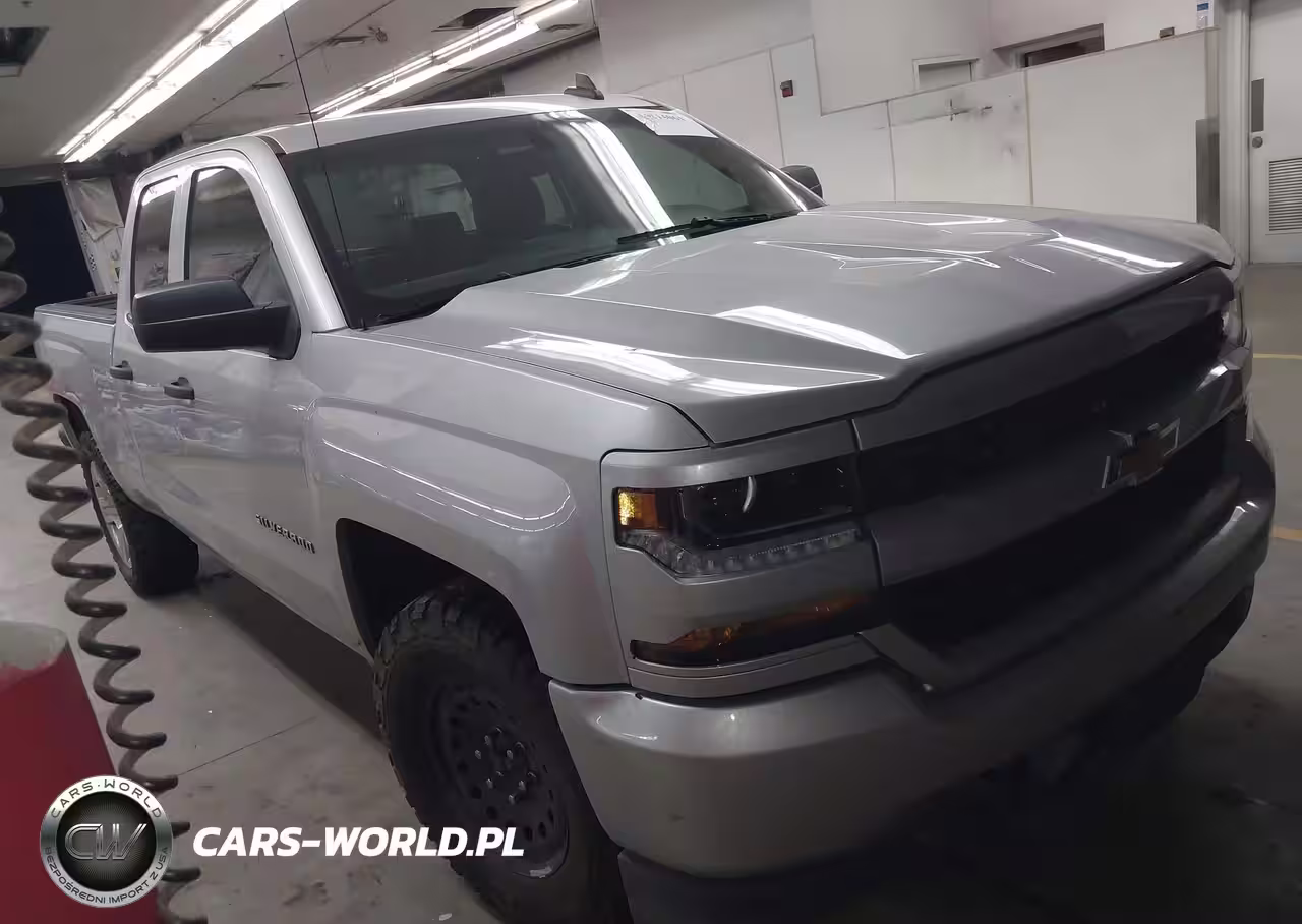2018 Chevrolet Silverado 1500 Custom