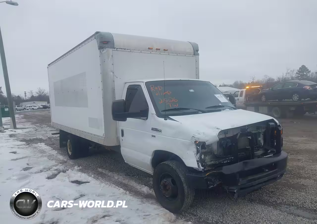 2014 Ford E-350 Cutaway