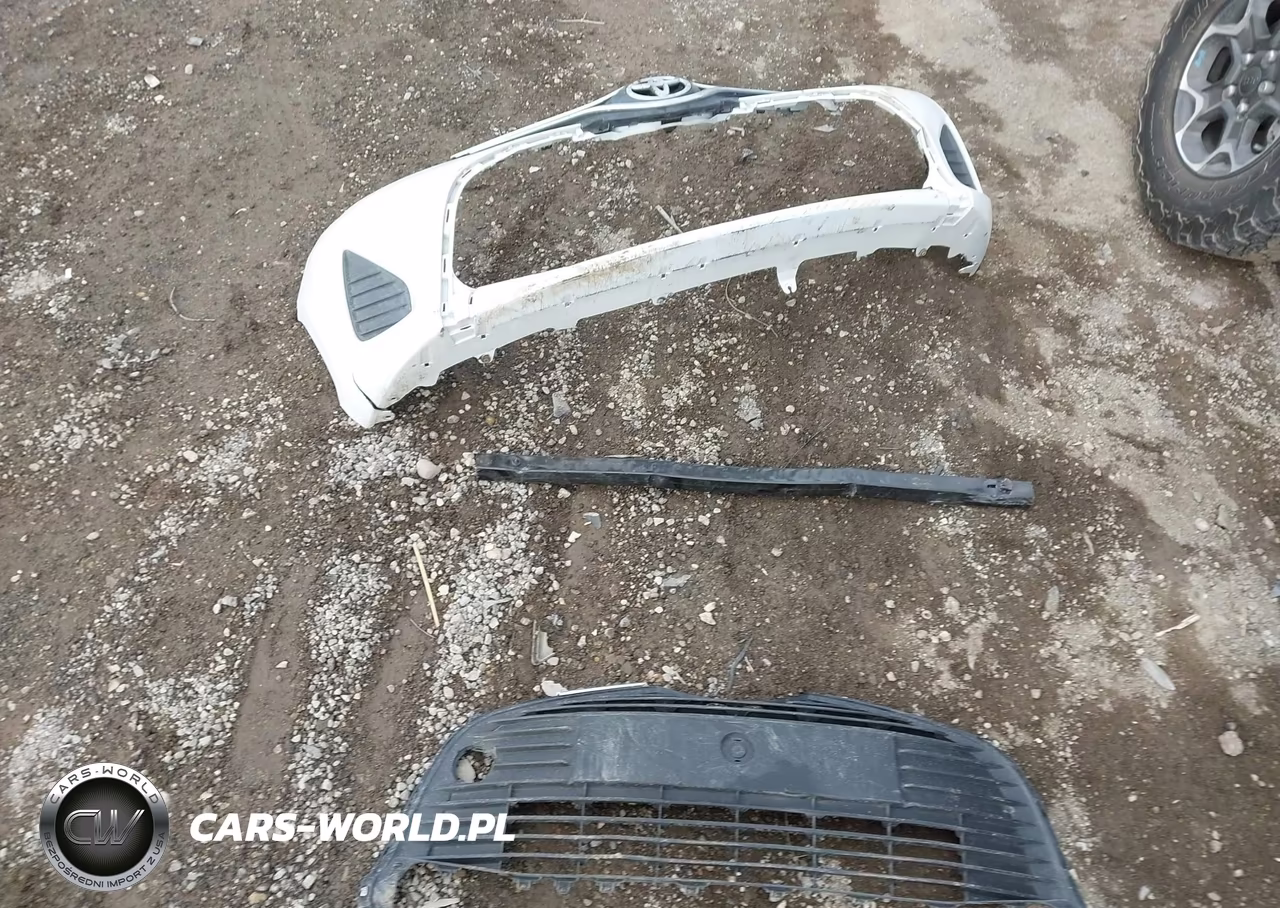 2015 Toyota Yaris Le VIN:VNKKTUD38FA037786 - 12