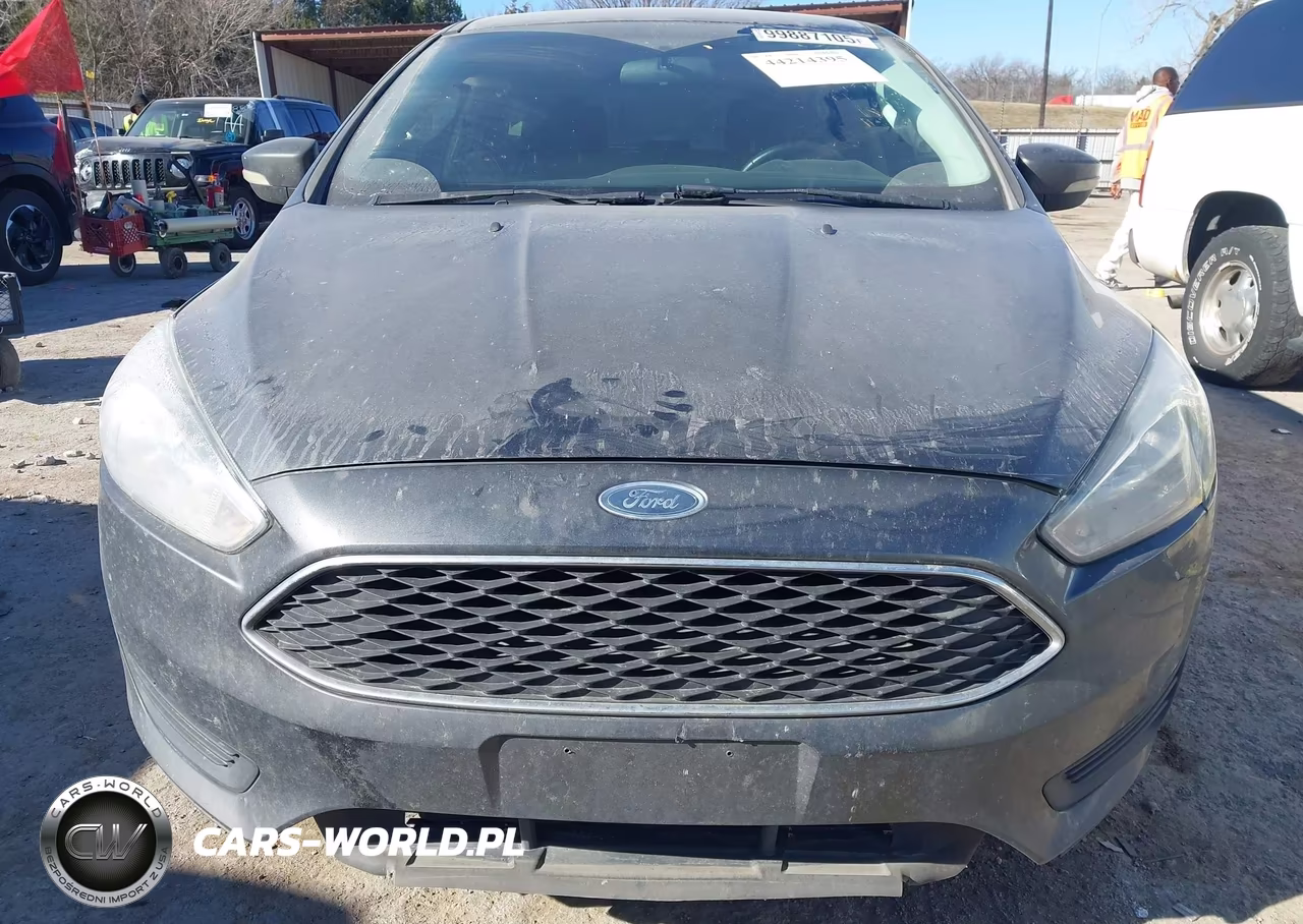 2018 Ford Focus Se VIN:1FADP3K27JL278087 - 12