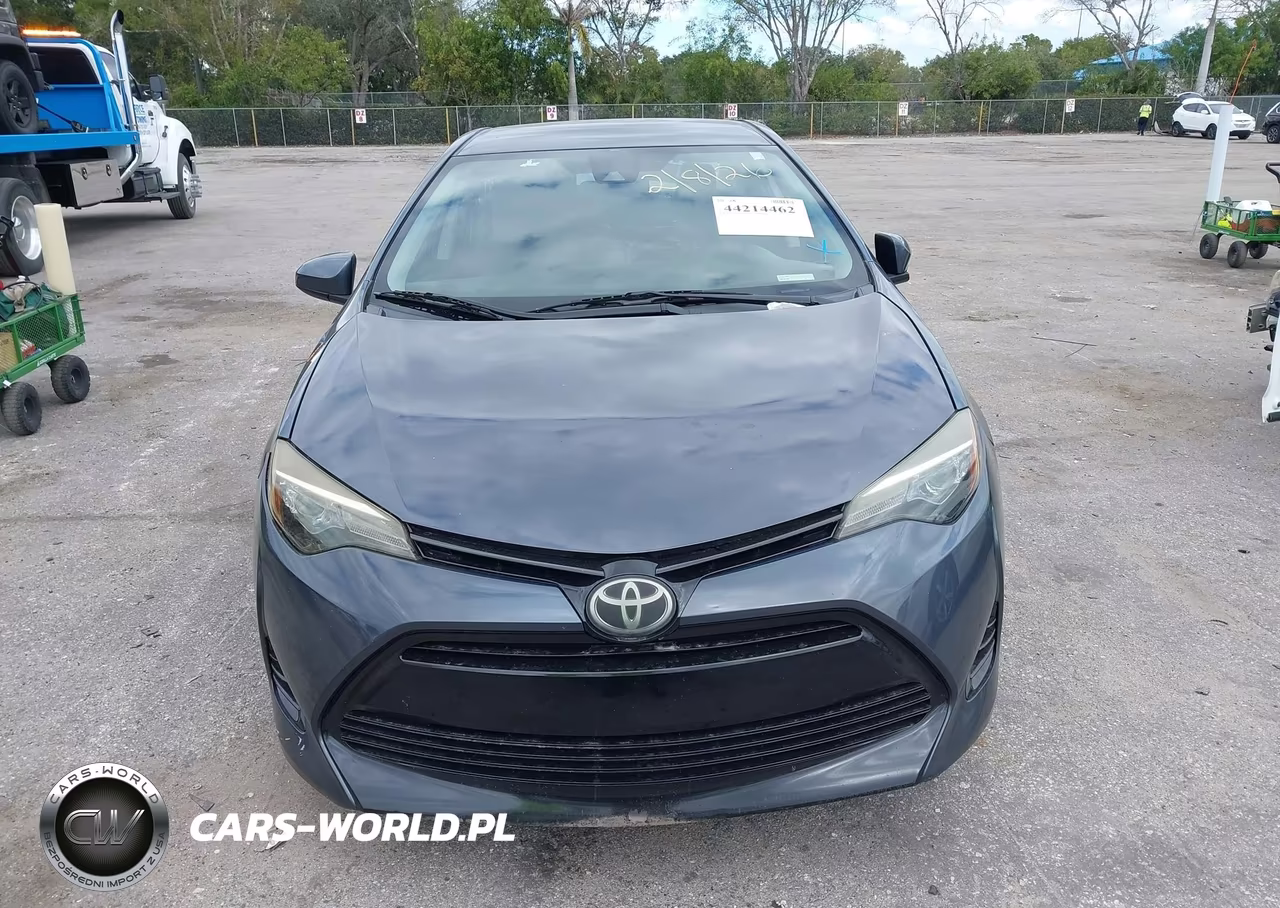 2018 Toyota Corolla Le VIN:2T1BURHE5JC083031 - 13