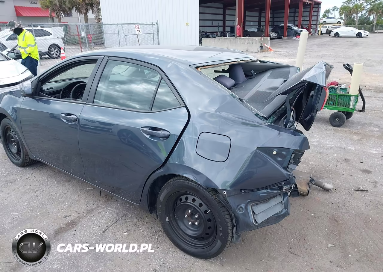 2018 Toyota Corolla Le VIN:2T1BURHE5JC083031 - 19