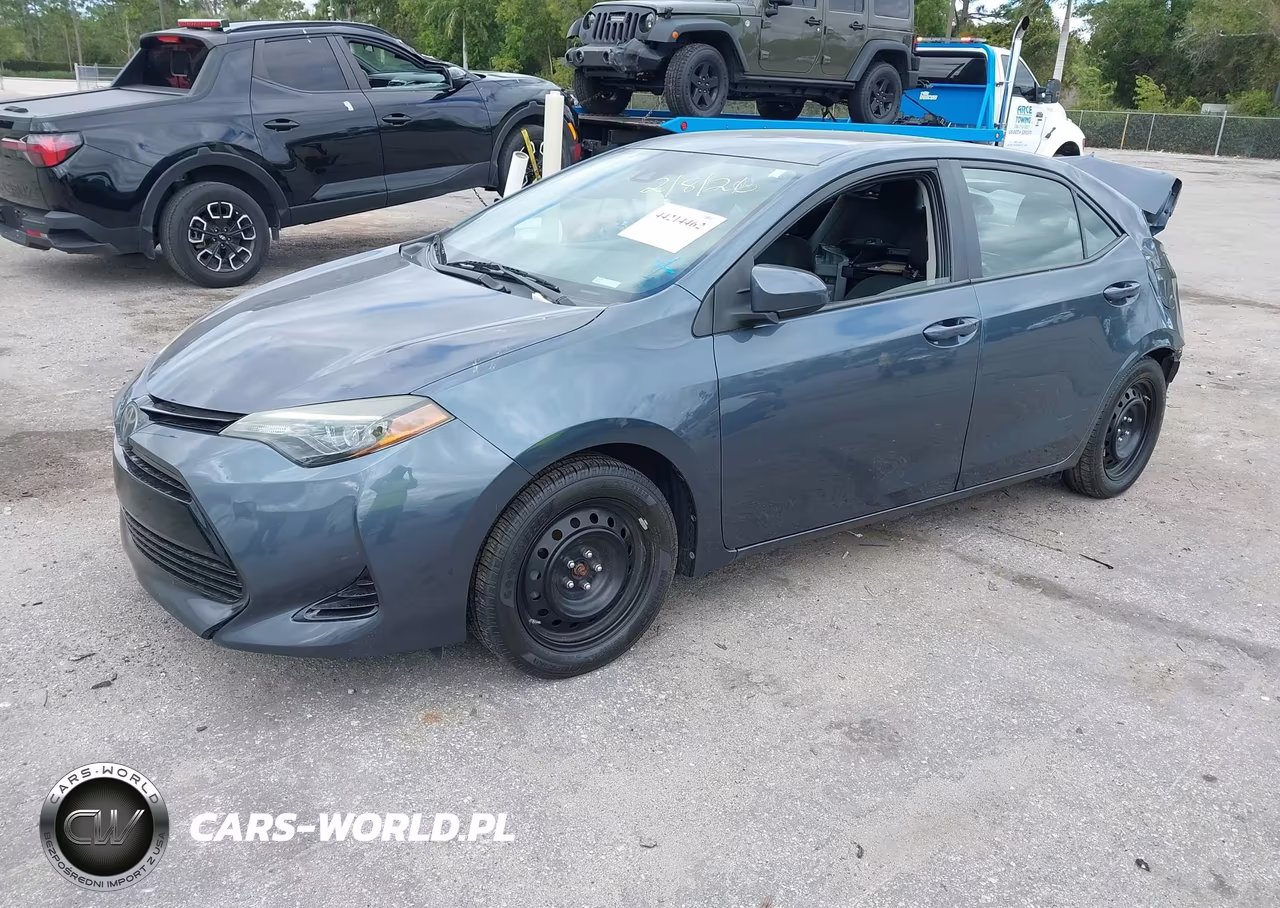 2018 Toyota Corolla Le VIN:2T1BURHE5JC083031 - 2