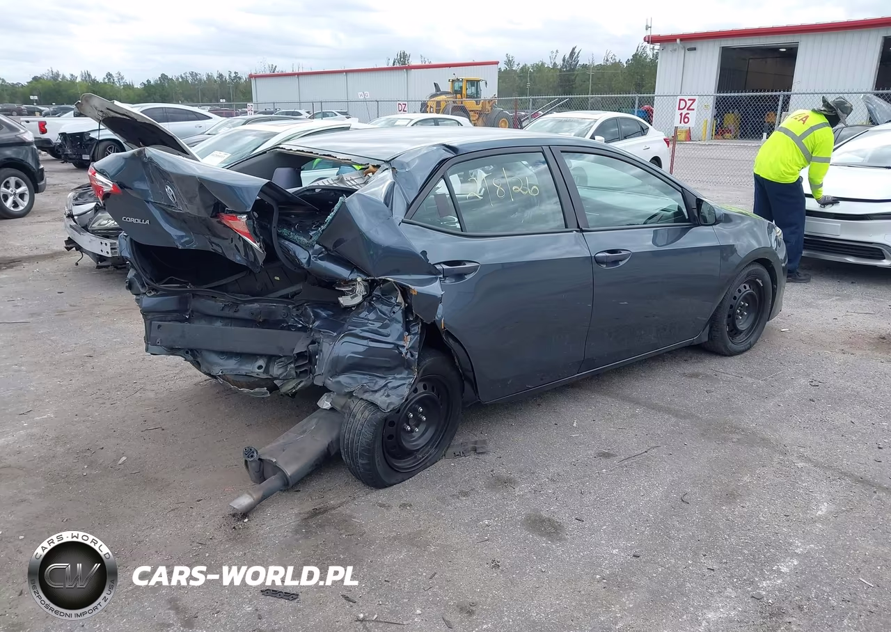 2018 Toyota Corolla Le VIN:2T1BURHE5JC083031 - 4