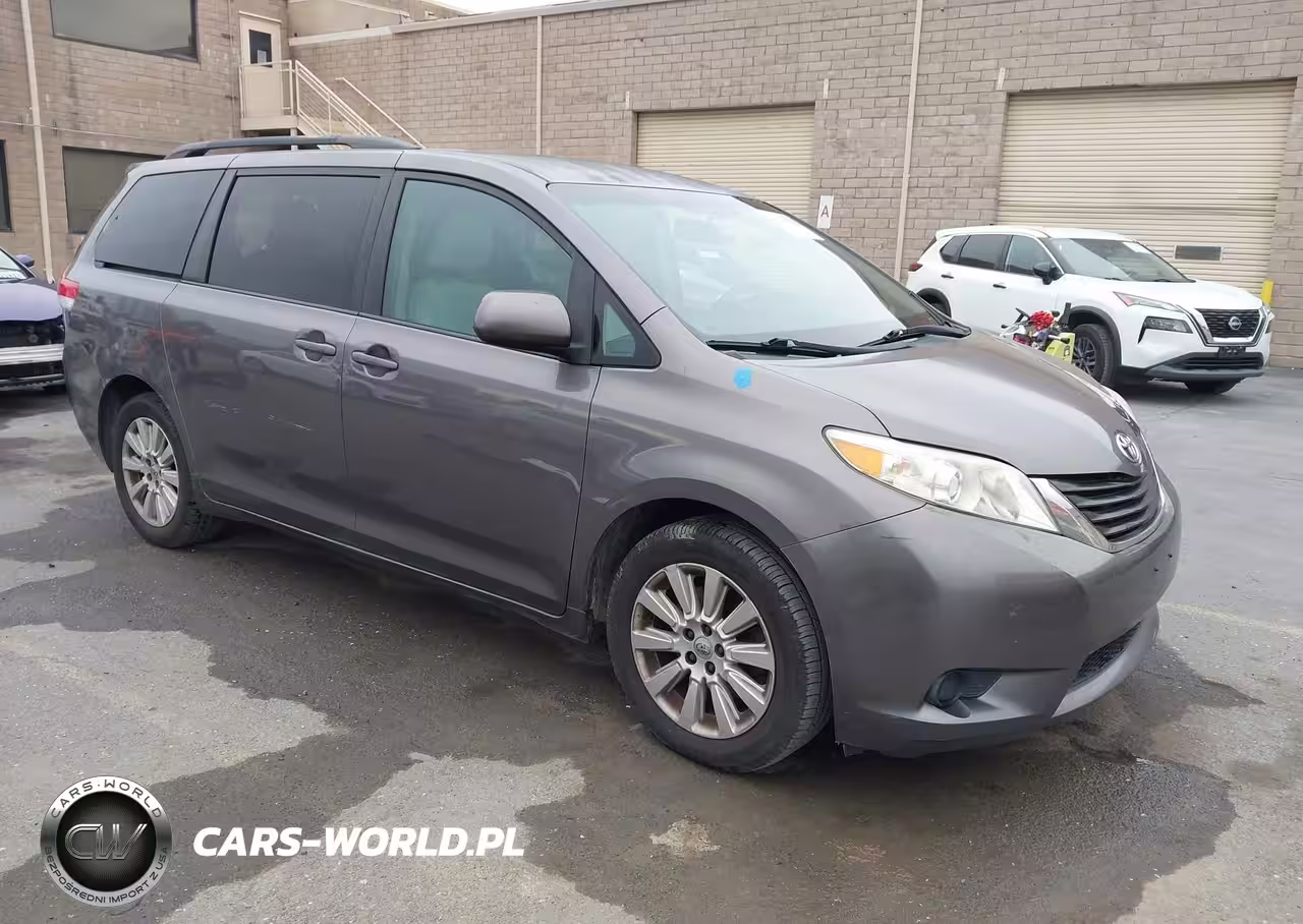 2012 Toyota Sienna Le 7 Passenger