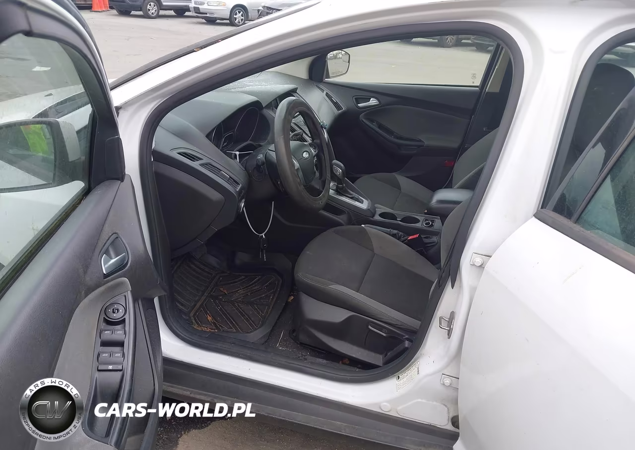 2014 Ford Focus Se VIN:1FADP3F21EL296391 - 5