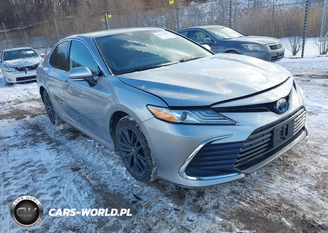 2022 Toyota Camry Xle Hybrid