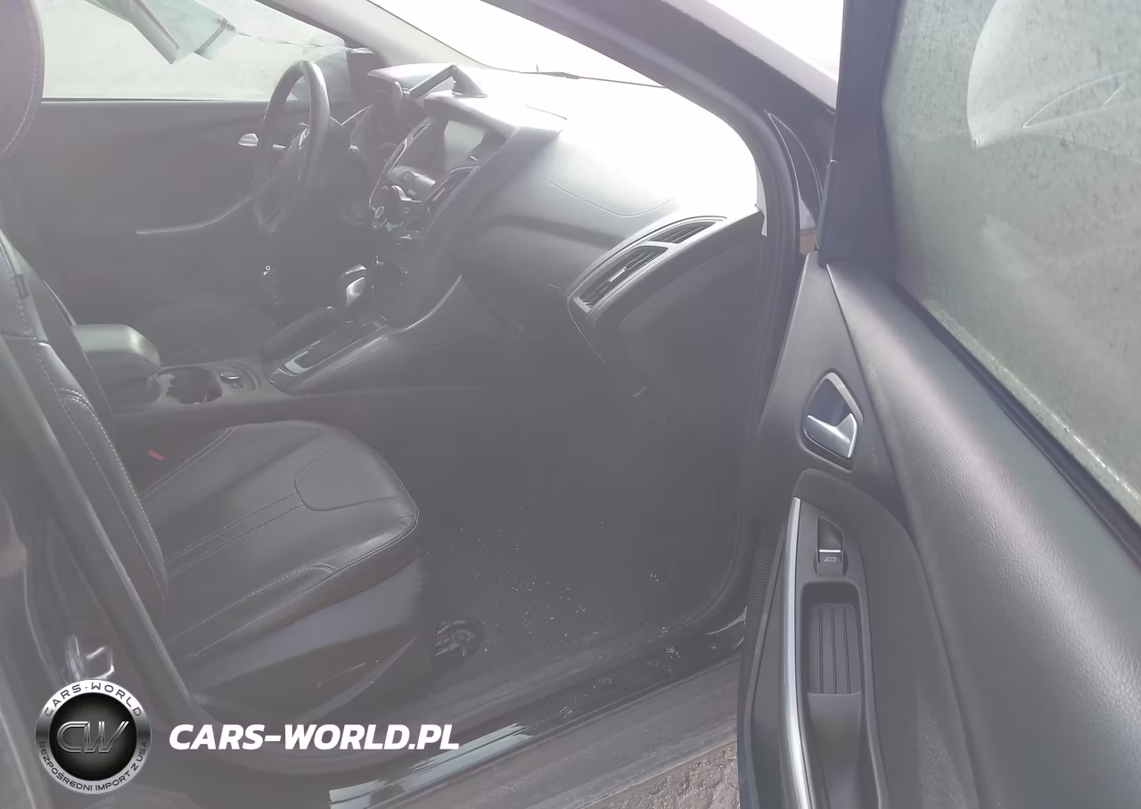 2014 Ford Focus Titanium VIN:1FADP3N24EL410448 - 5