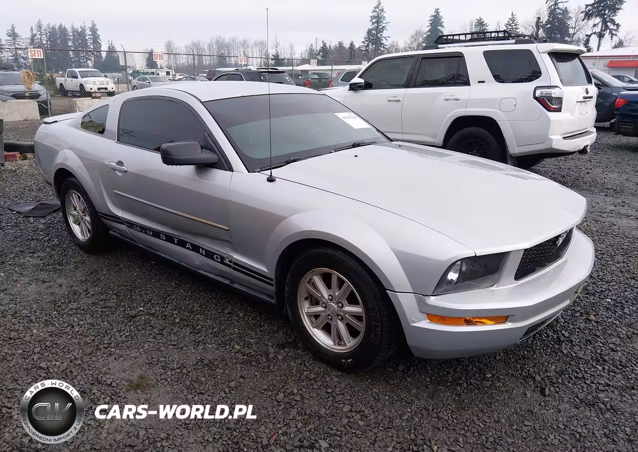2007 Ford Mustang V6 Deluxe-V6 Premium