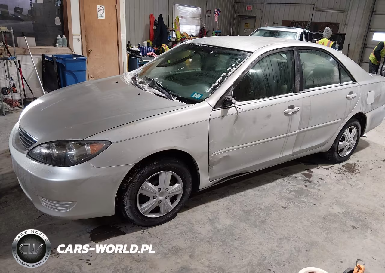 2005 Toyota Camry Le VIN:4T1BE30K45U040672 - 2