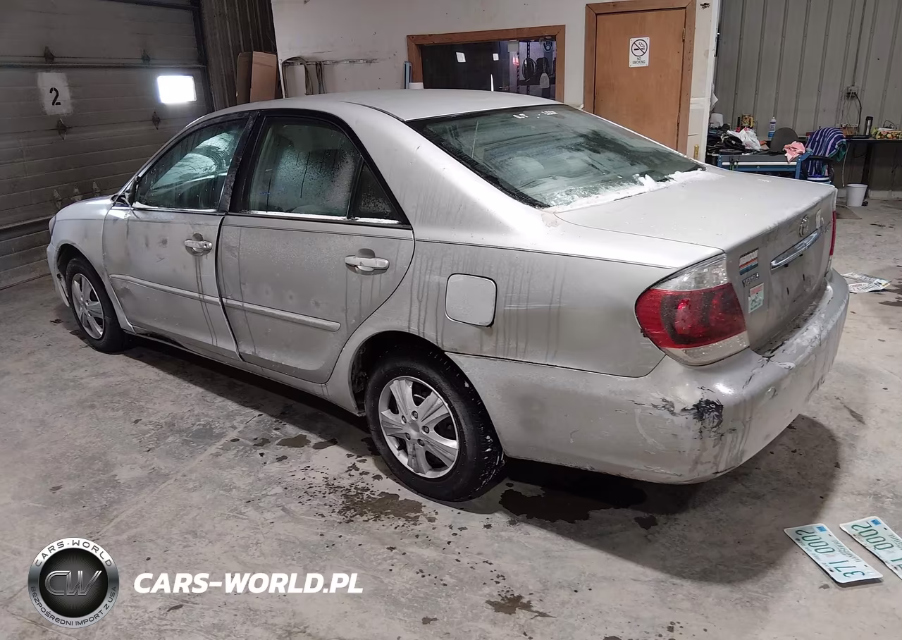2005 Toyota Camry Le VIN:4T1BE30K45U040672 - 3