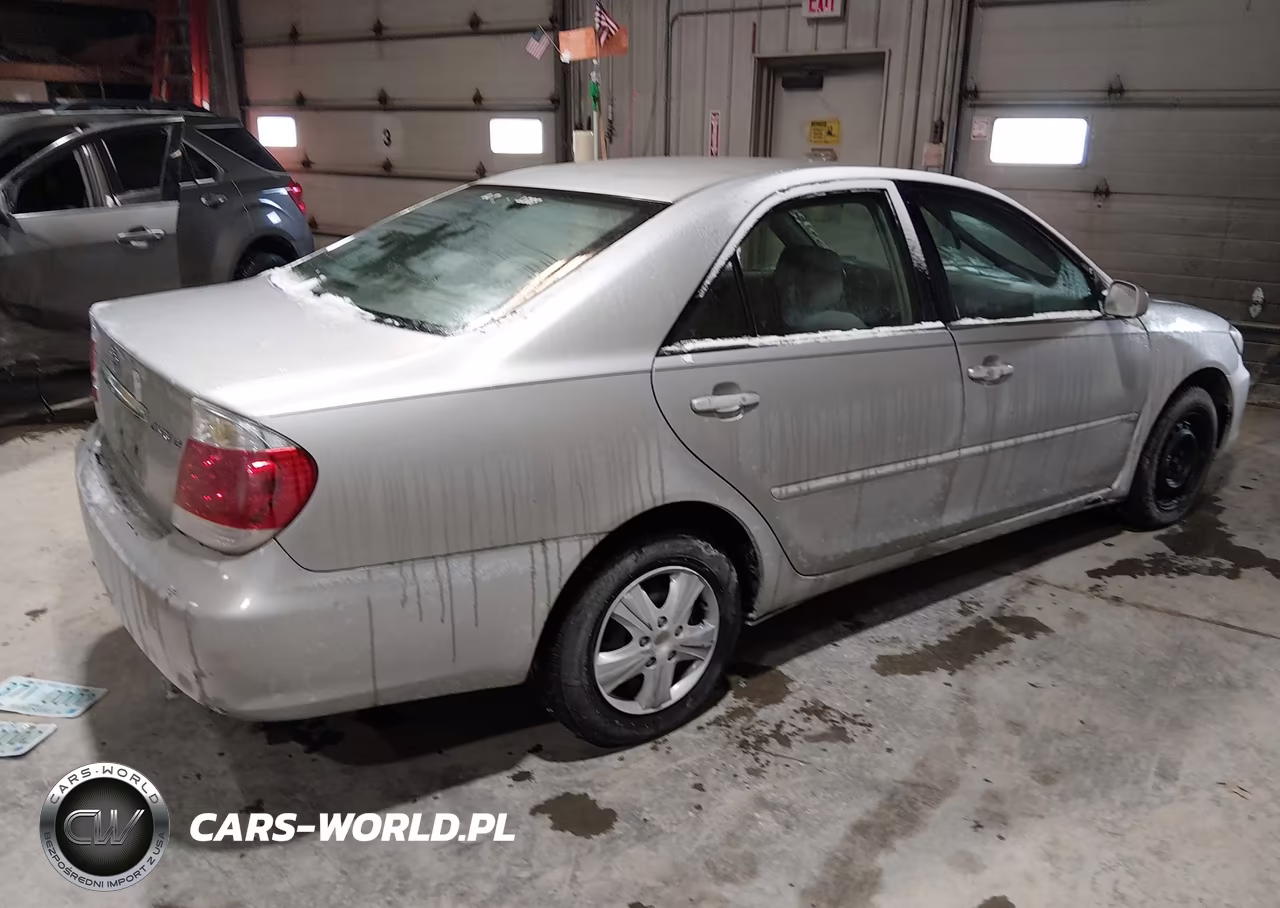 2005 Toyota Camry Le VIN:4T1BE30K45U040672 - 4