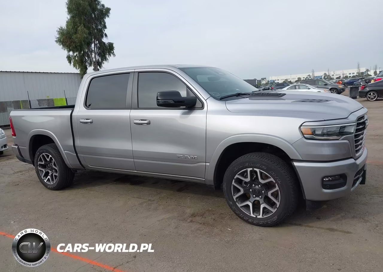 2025 Ram 1500 Laramie 4X4 5'7 Box VIN:1C6SRFJP4SN635930 - 13