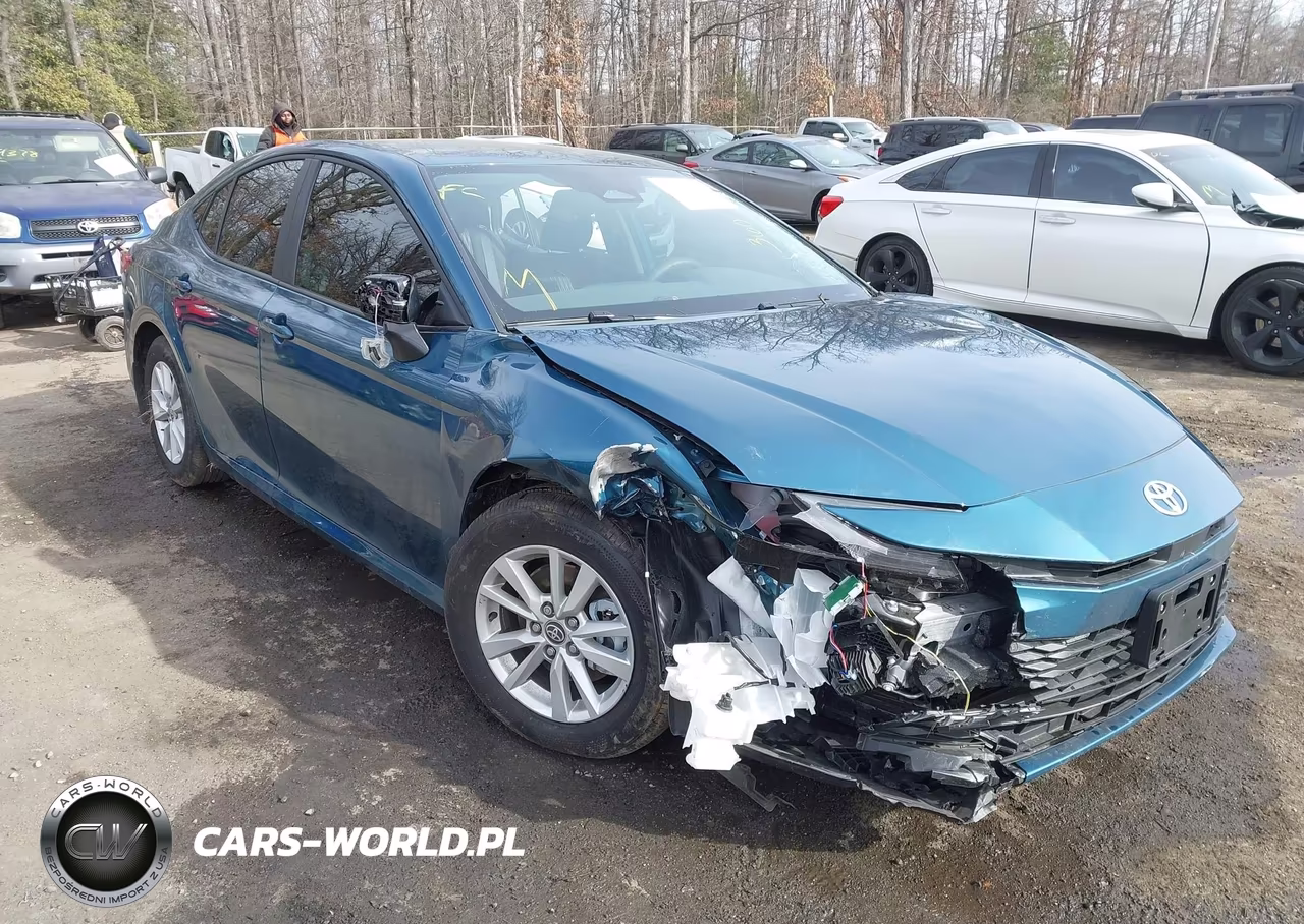 2025 Toyota Camry Le – zdjęcie 1 z 16