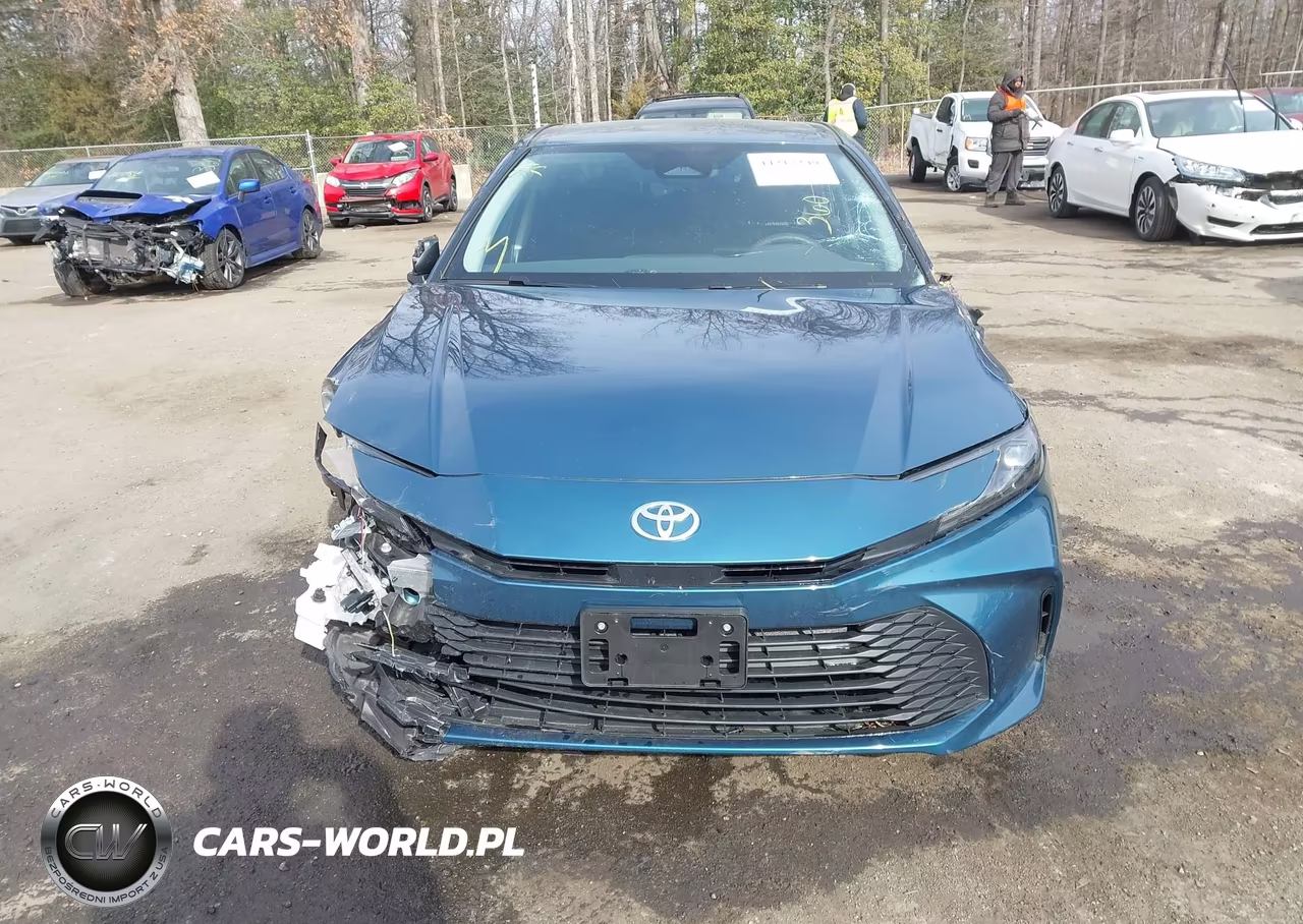 2025 Toyota Camry Le VIN:4T1DAACK9SU190387 - 12