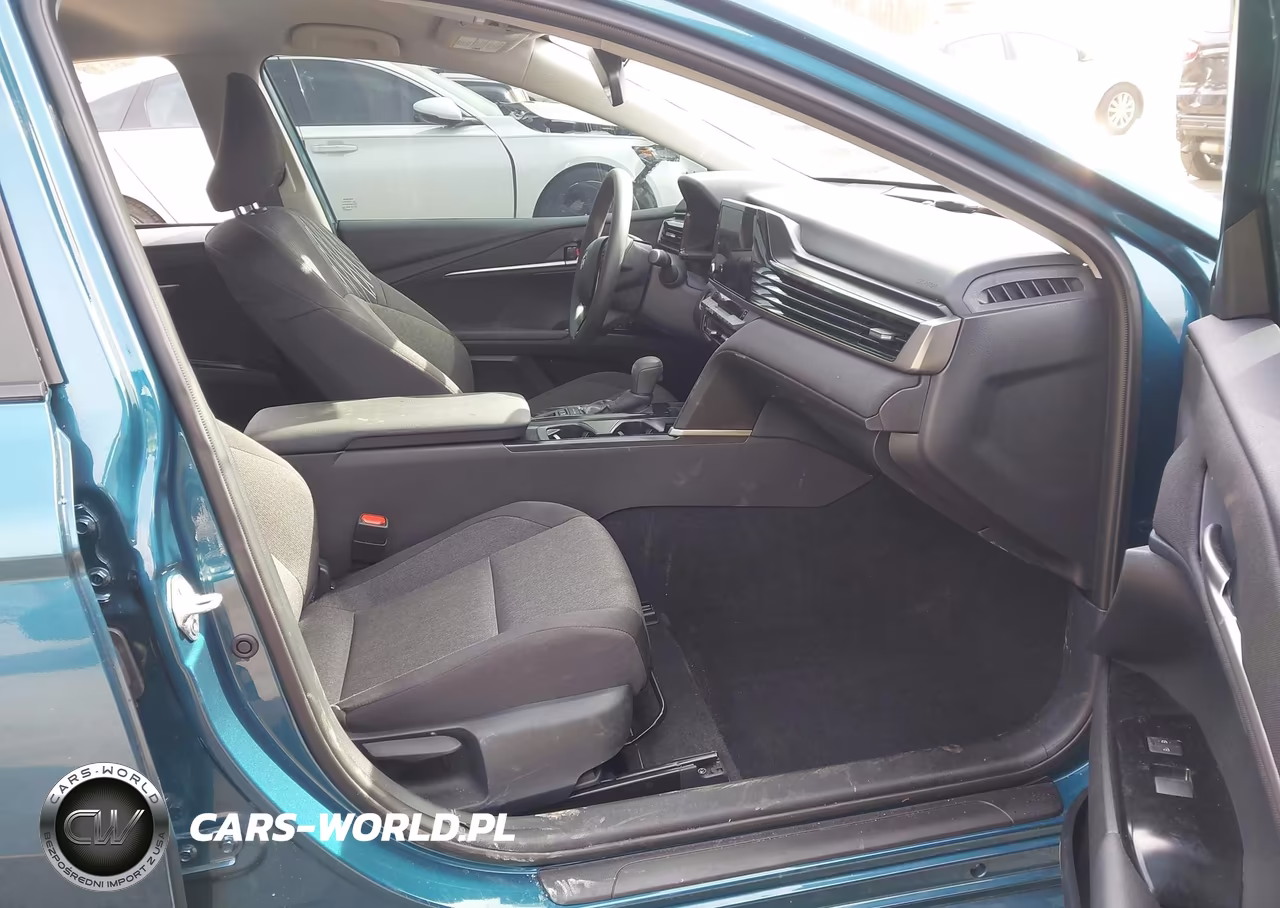 2025 Toyota Camry Le VIN:4T1DAACK9SU190387 - 5