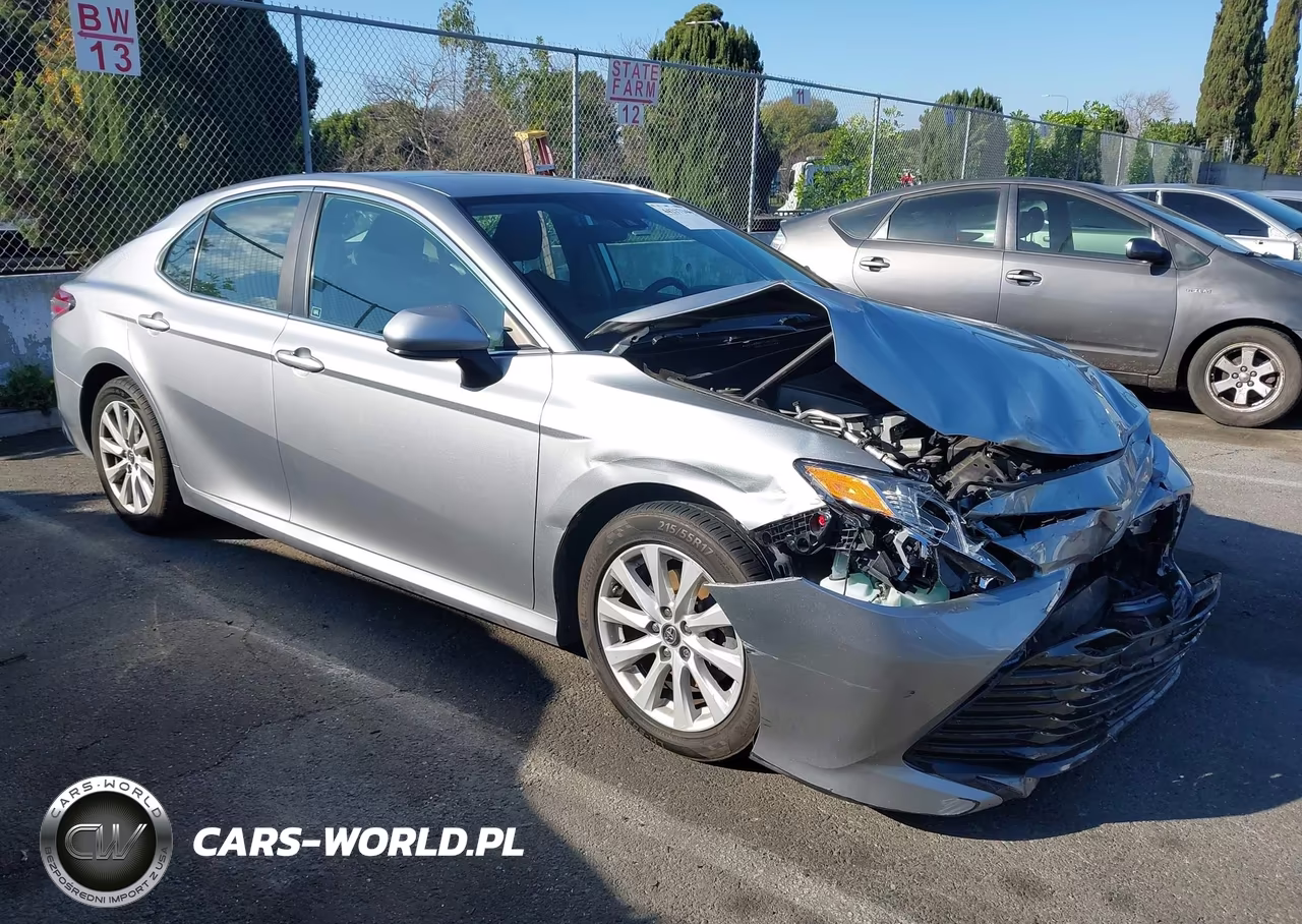 2019 Toyota Camry Le – zdjęcie 1 z 15