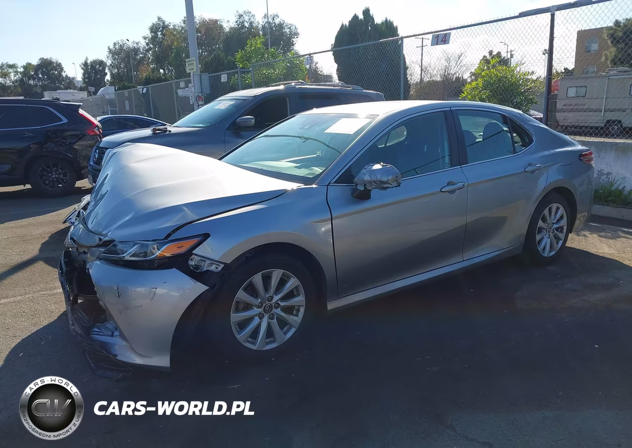 2019 Toyota Camry Le VIN:4T1B11HK9KU184993 - 2