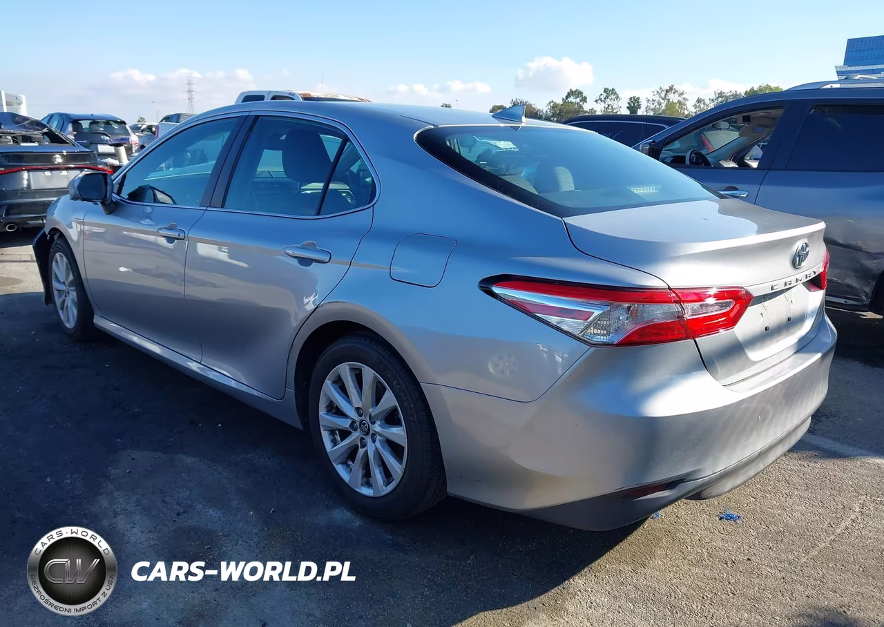 2019 Toyota Camry Le VIN:4T1B11HK9KU184993 - 3