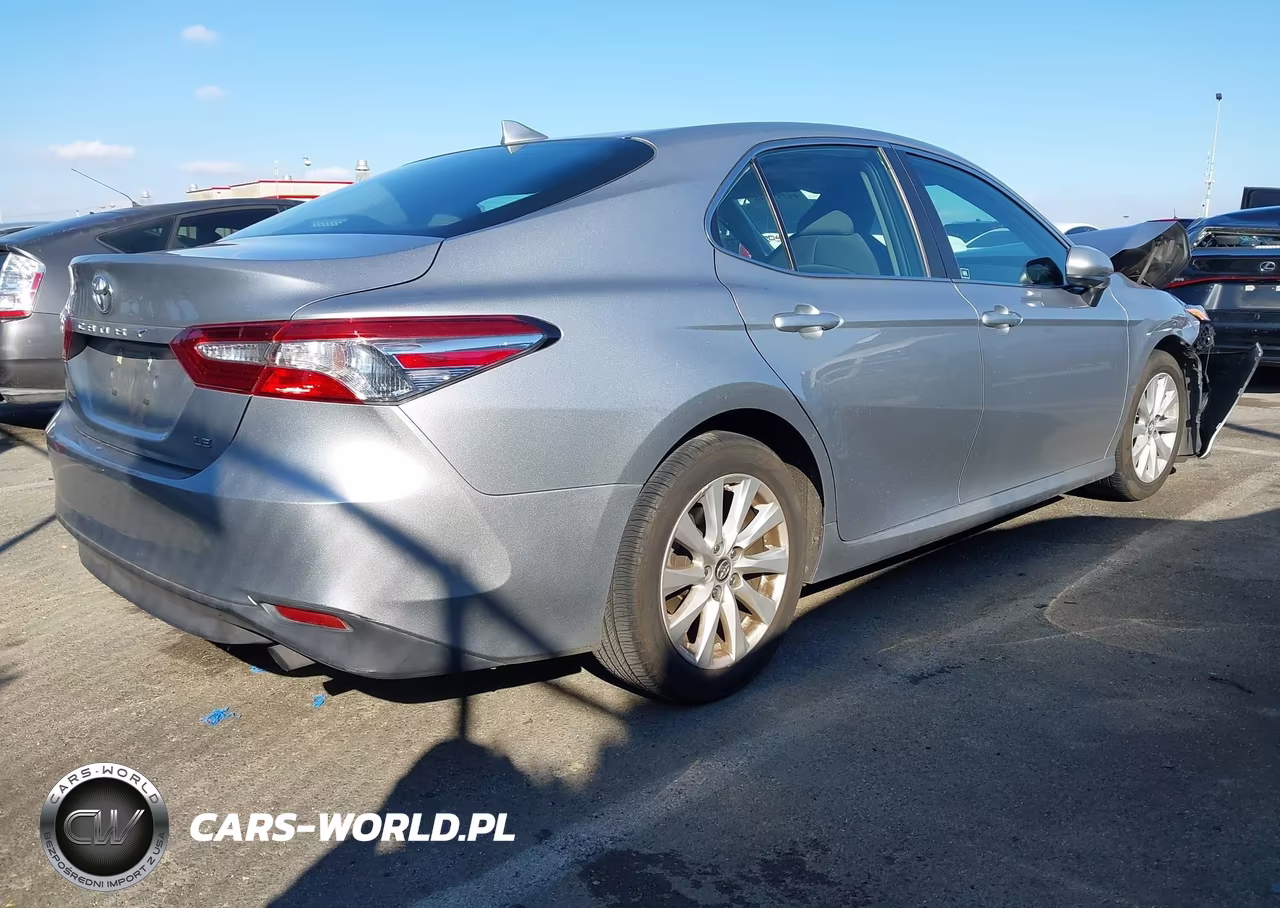 2019 Toyota Camry Le VIN:4T1B11HK9KU184993 - 4