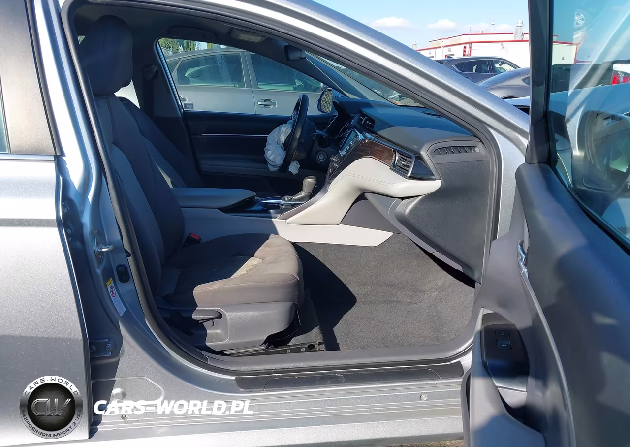 2019 Toyota Camry Le VIN:4T1B11HK9KU184993 - 5