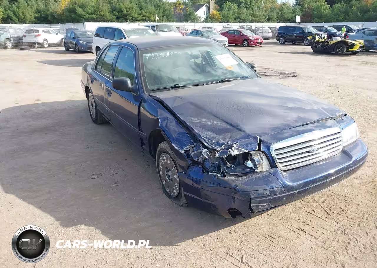 2004 Ford Crown Victoria Standard