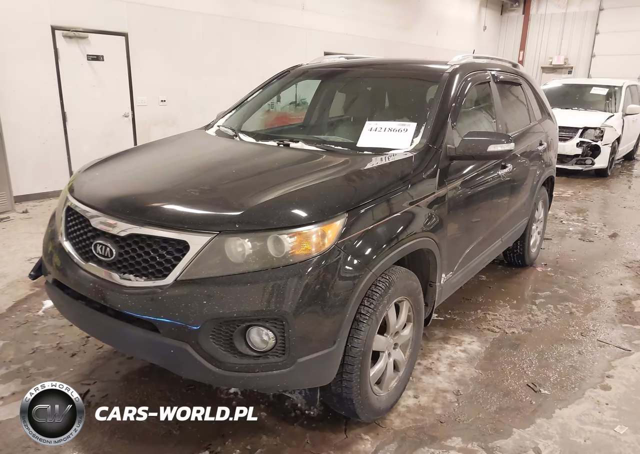 2011 Kia Sorento Lx VIN:5XYKTCA19BG112074 - 2