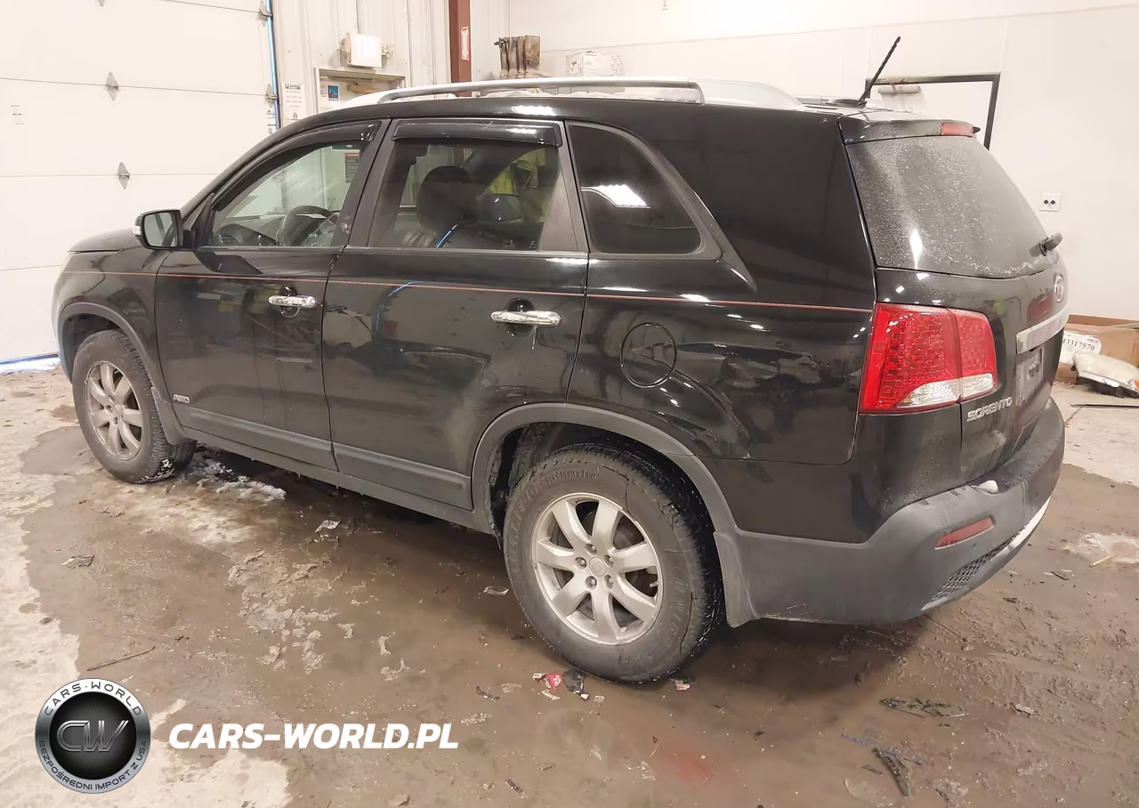 2011 Kia Sorento Lx VIN:5XYKTCA19BG112074 - 3