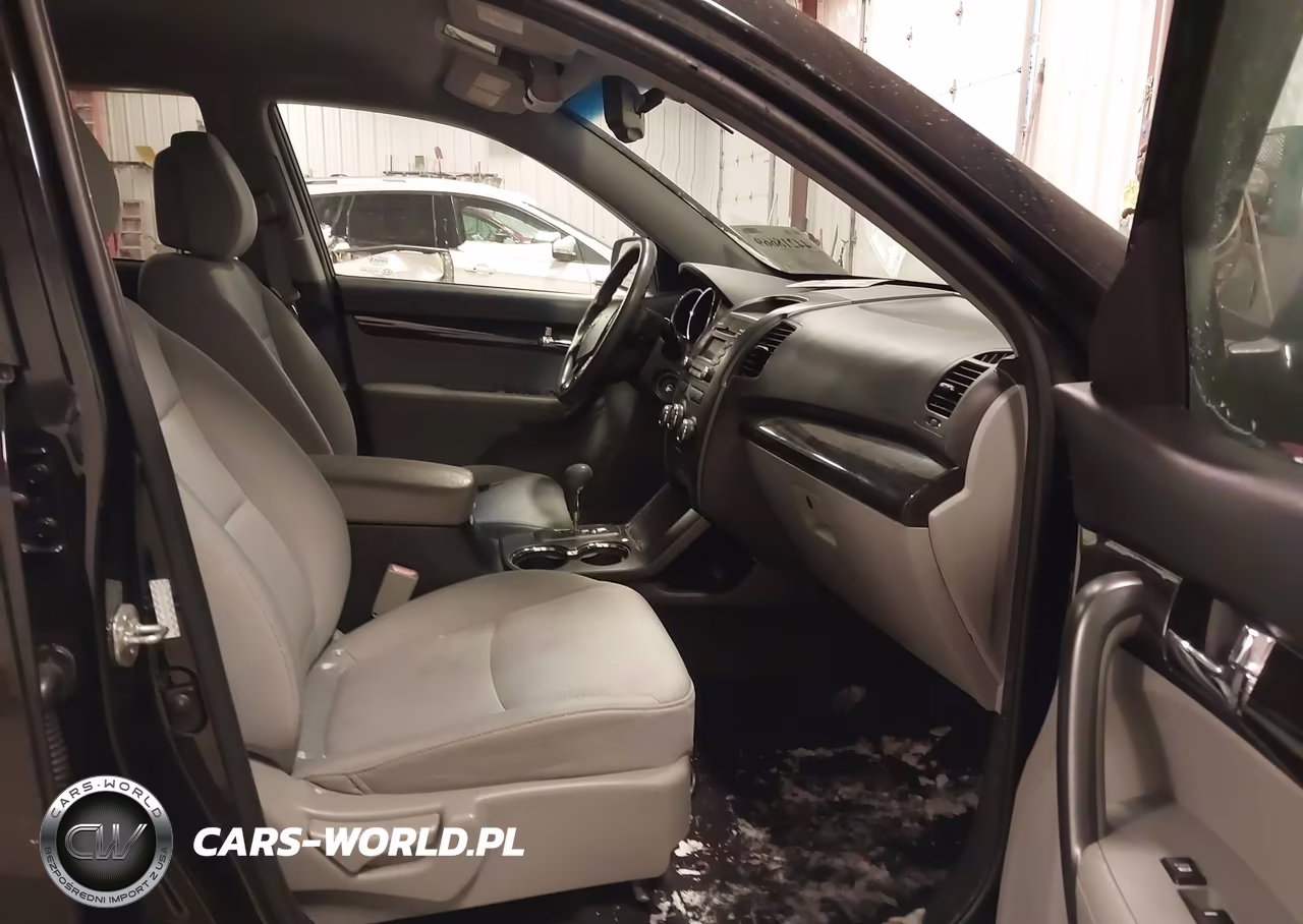 2011 Kia Sorento Lx VIN:5XYKTCA19BG112074 - 5