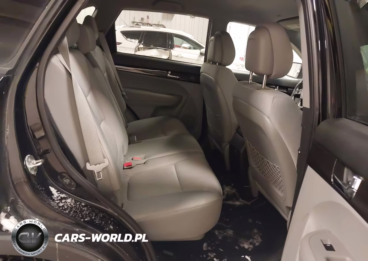 2011 Kia Sorento Lx VIN:5XYKTCA19BG112074 - 8