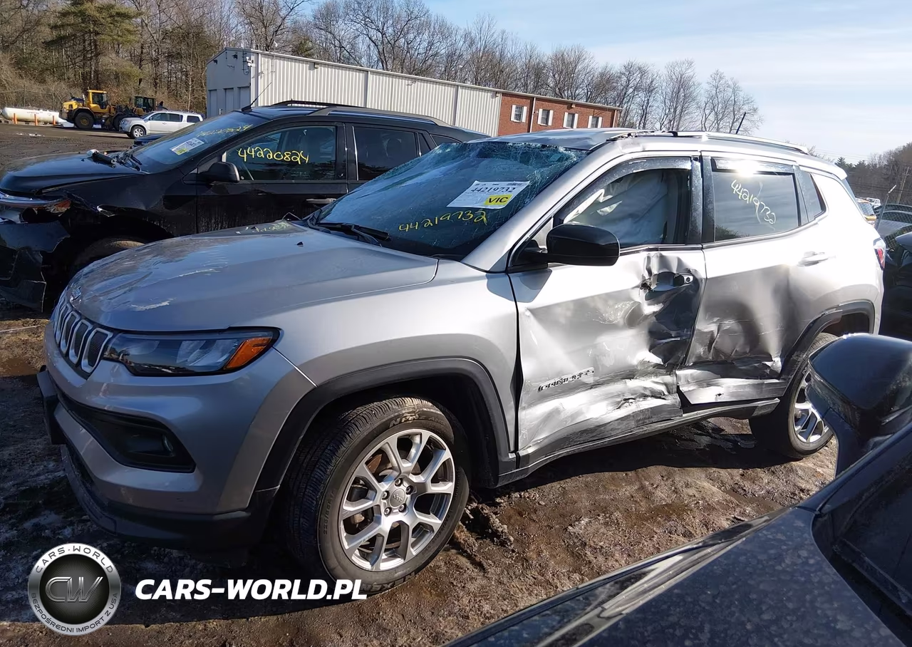 2022 Jeep Compass Latitude Lux 4X4 VIN:3C4NJDFB0NT158321 - 14