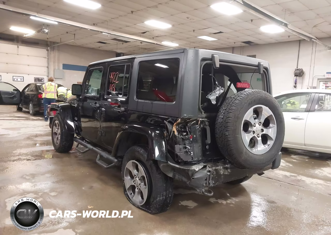 2016 Jeep Wrangler Unlimited Sahara VIN:1C4BJWEGXGL128429 - 3