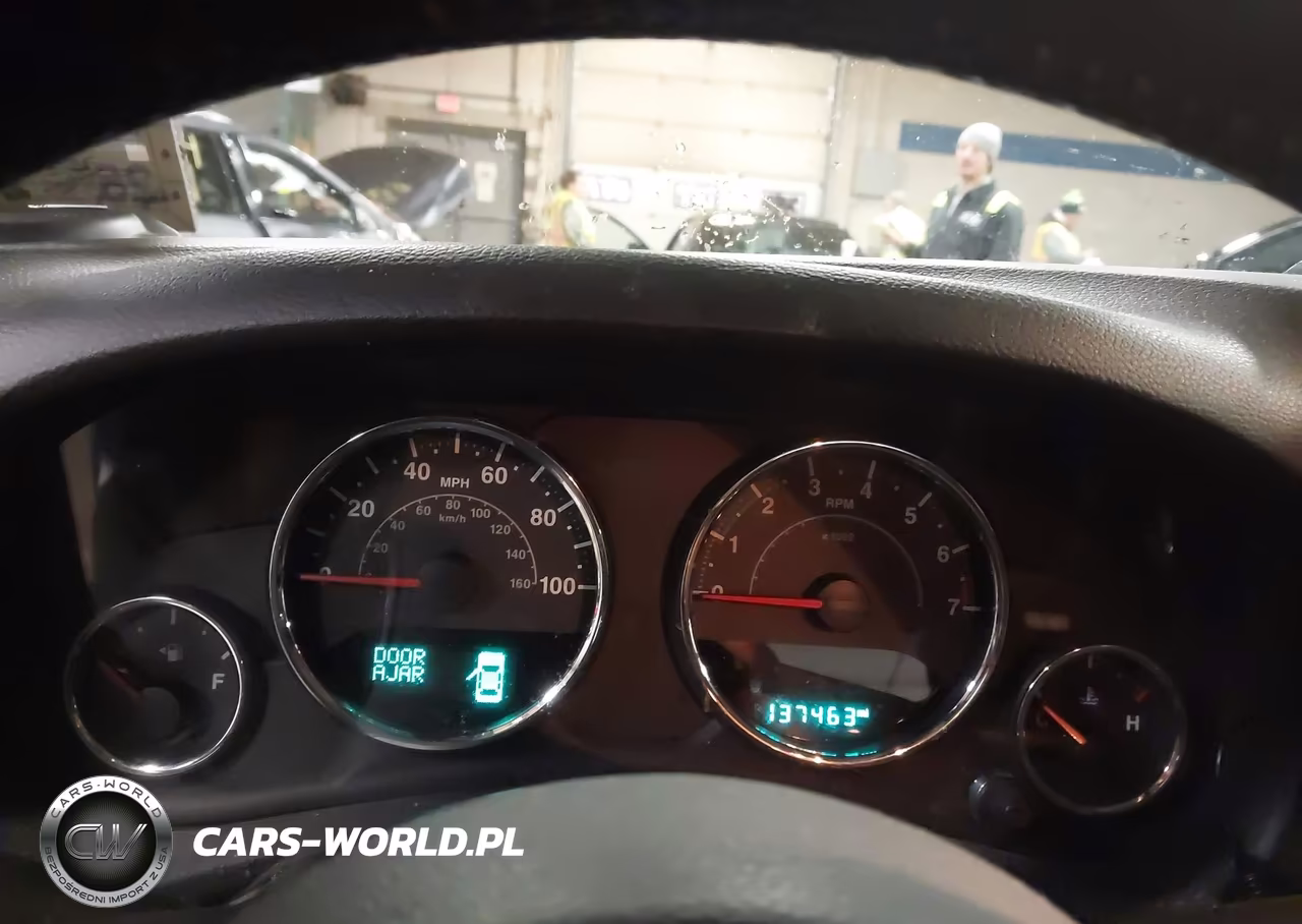 2016 Jeep Wrangler Unlimited Sahara VIN:1C4BJWEGXGL128429 - 7