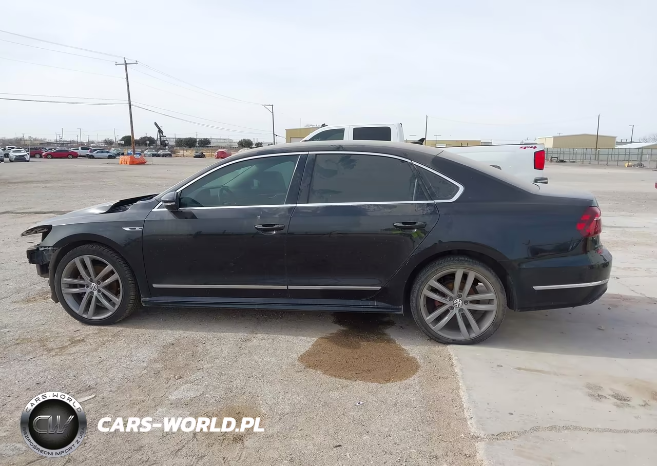 2017 Volkswagen Passat 1.8T R-Line VIN:1VWDT7A31HC028634 - 14