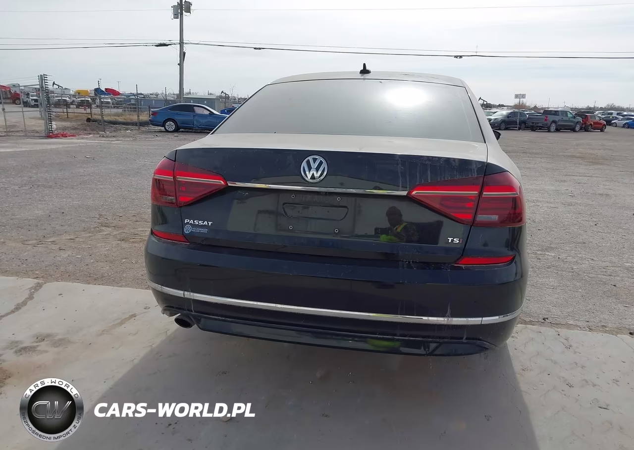 2017 Volkswagen Passat 1.8T R-Line VIN:1VWDT7A31HC028634 - 16