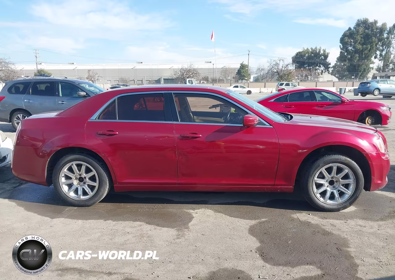 2014 Chrysler 300 VIN:2C3CCAAG5EH323814 - 13