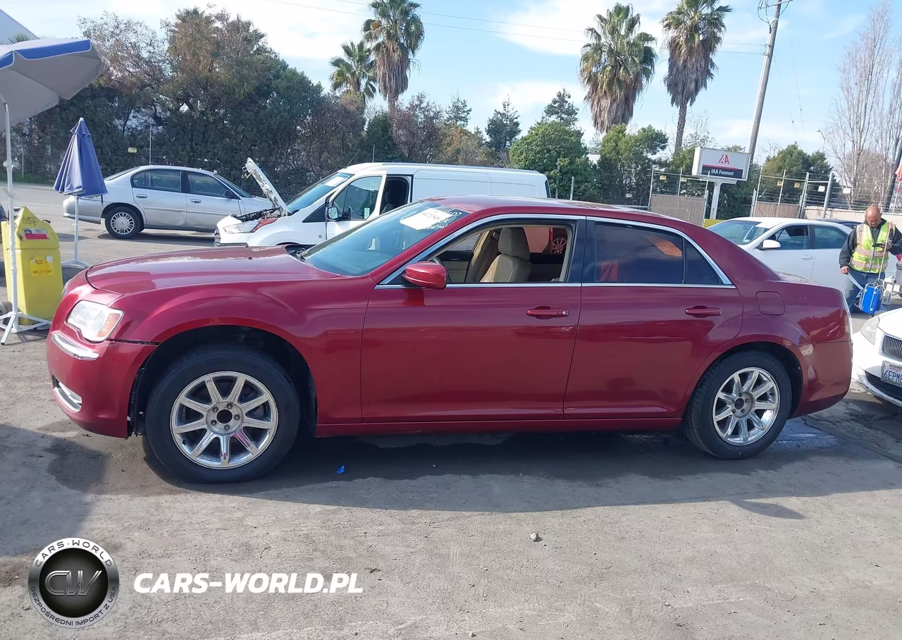 2014 Chrysler 300 VIN:2C3CCAAG5EH323814 - 14