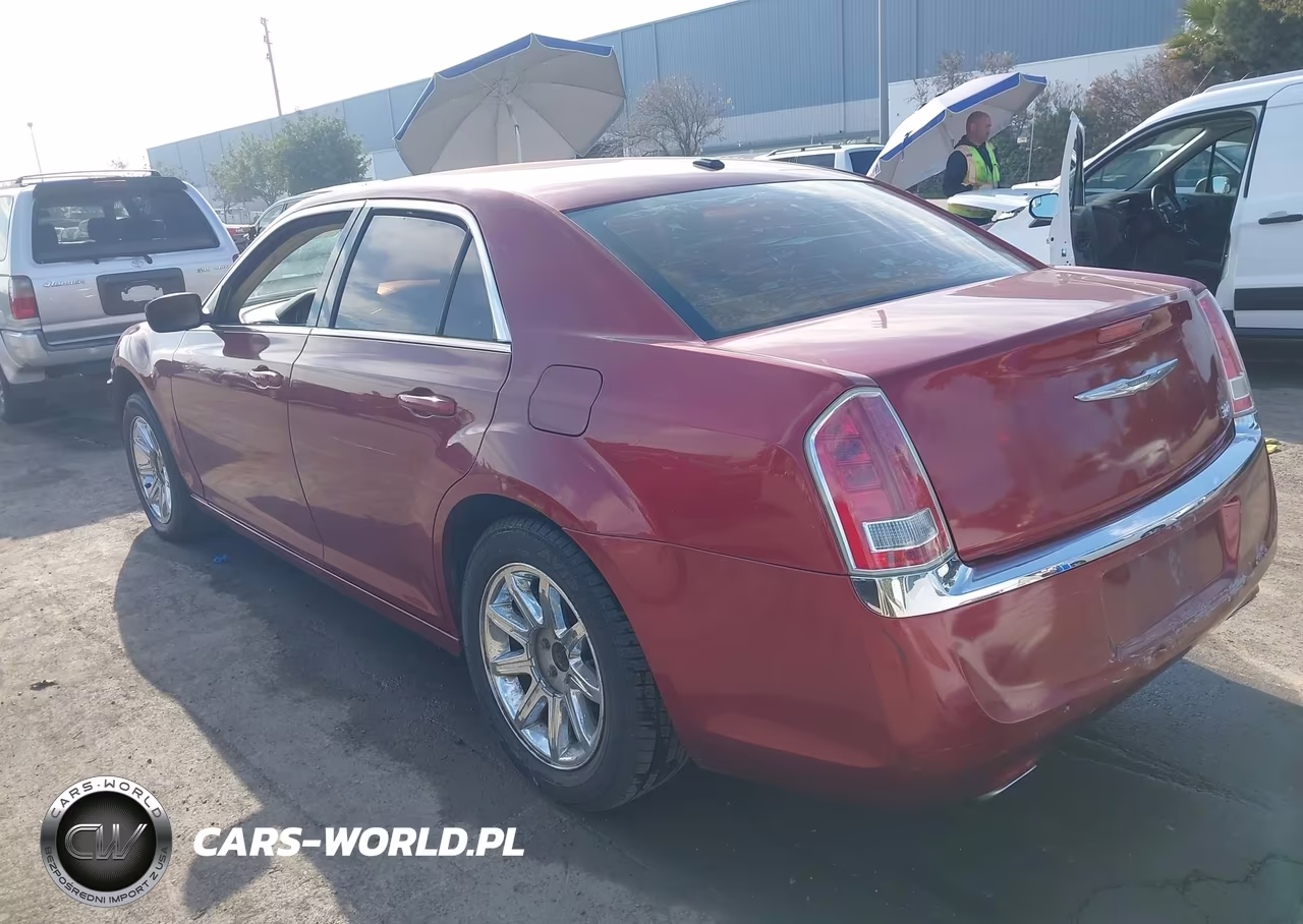 2014 Chrysler 300 VIN:2C3CCAAG5EH323814 - 3
