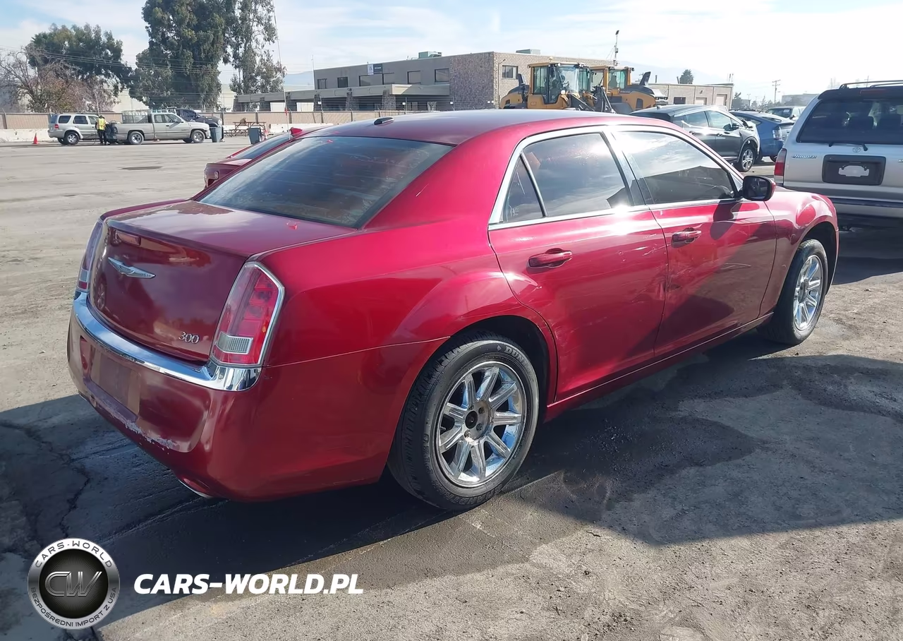 2014 Chrysler 300 VIN:2C3CCAAG5EH323814 - 4