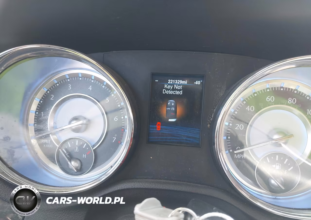 2014 Chrysler 300 VIN:2C3CCAAG5EH323814 - 7