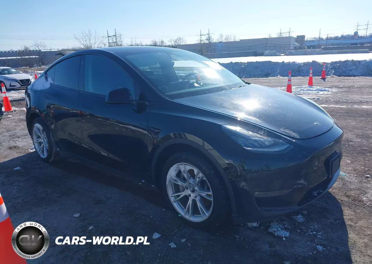 2022 Tesla Model Y Long Range Dual Motor All-Wheel Drive
