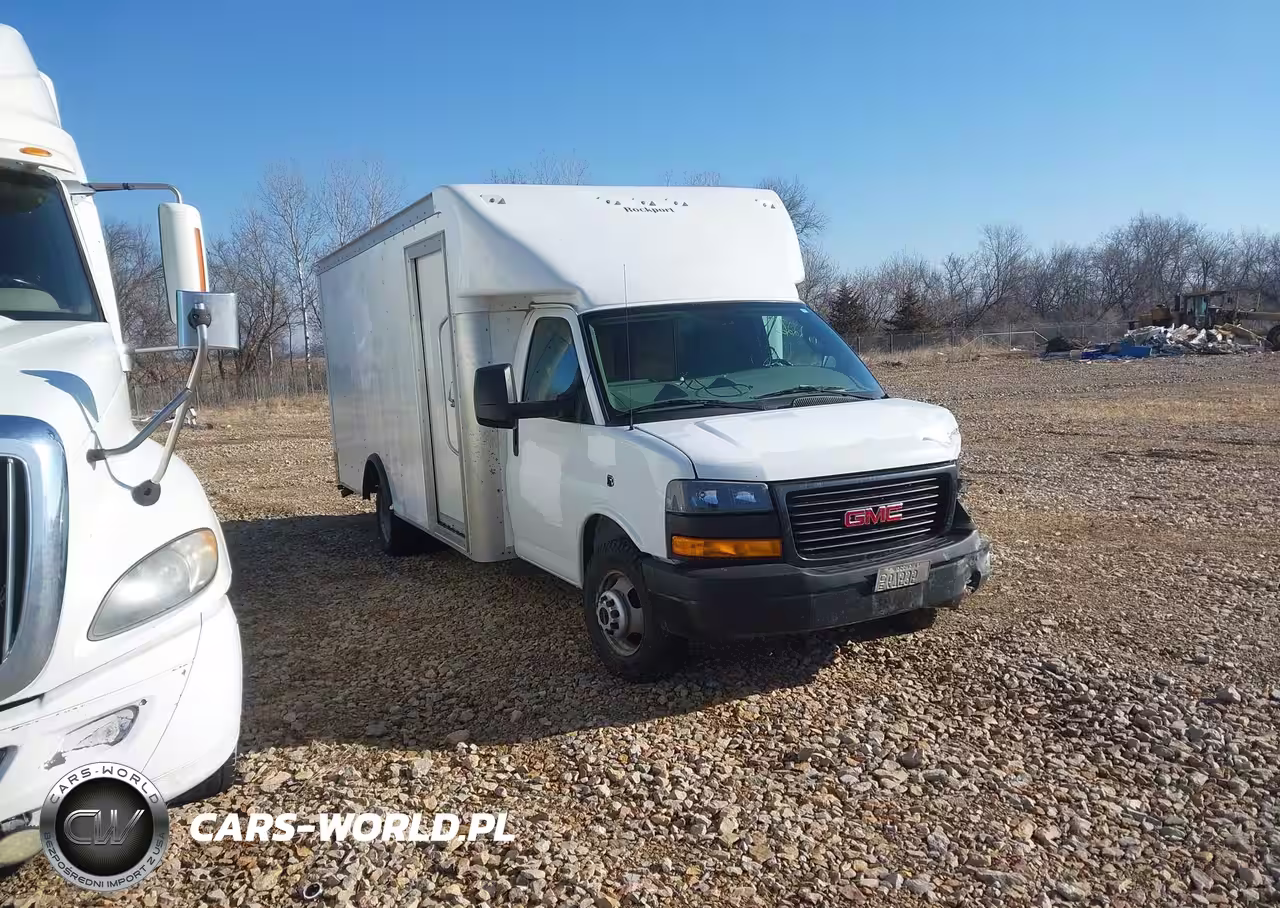 2020 GMC Savana Cutaway Work Van