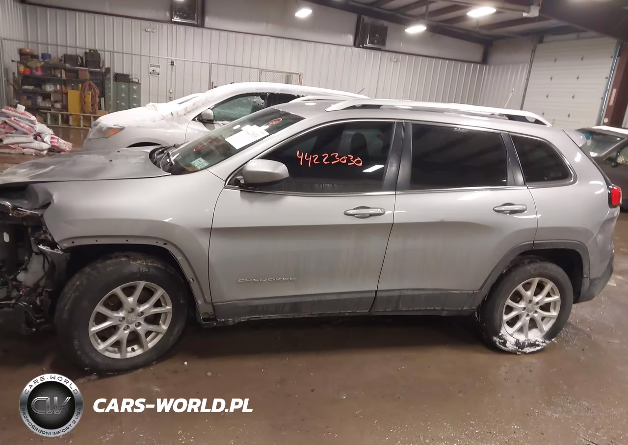 2016 Jeep Cherokee Latitude VIN:1C4PJMCB1GW117433 - 14