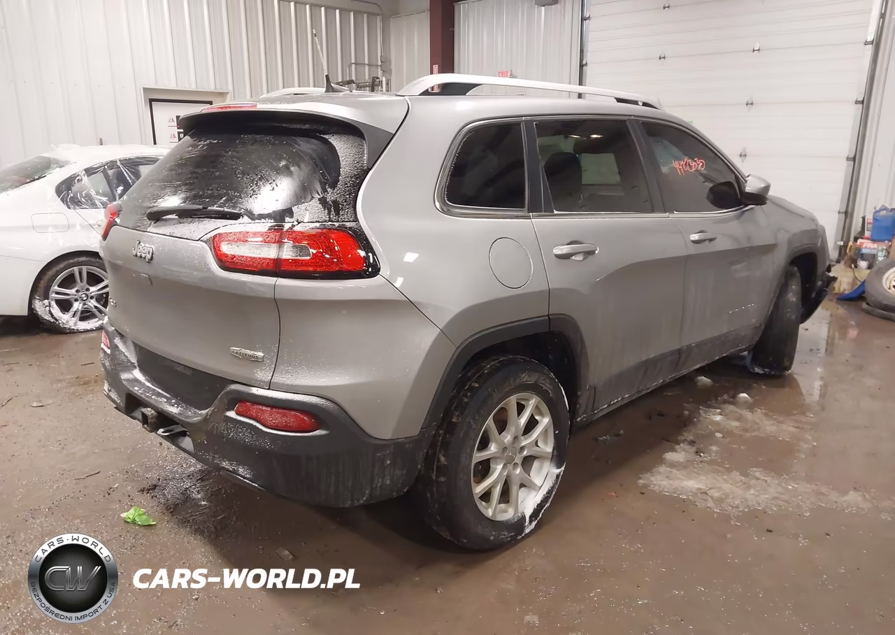 2016 Jeep Cherokee Latitude VIN:1C4PJMCB1GW117433 - 4
