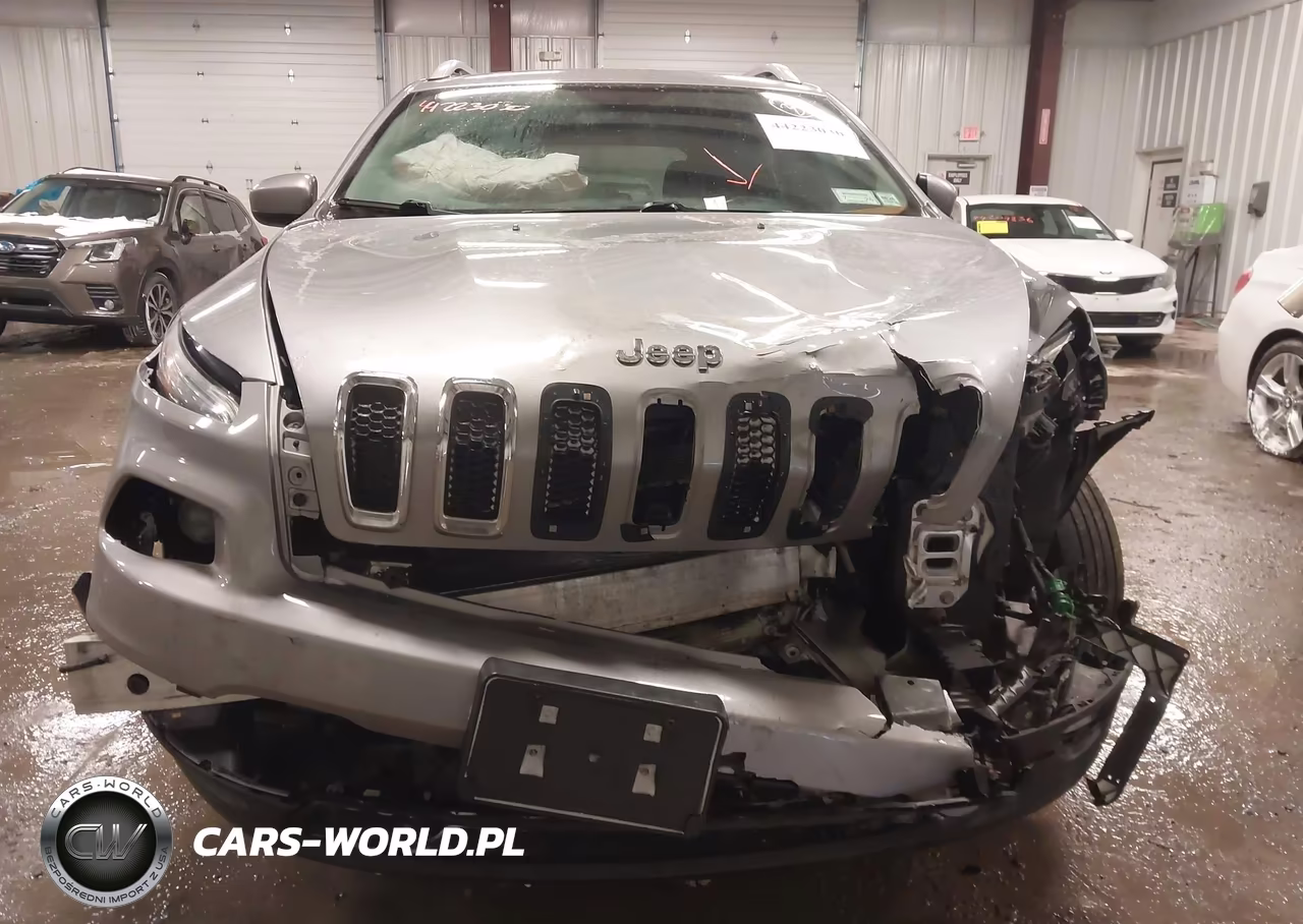 2016 Jeep Cherokee Latitude VIN:1C4PJMCB1GW117433 - 6