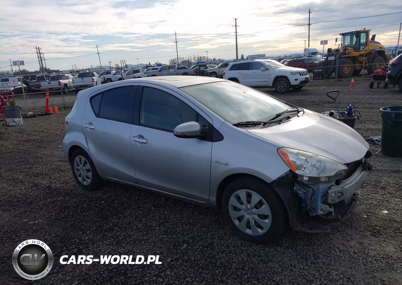 2013 Toyota Prius C Three – zdjęcie 1 z 17
