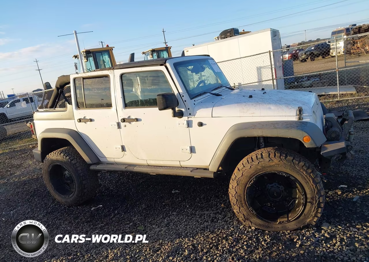 2014 Jeep Wrangler Unlimited Sport VIN:1C4BJWDG7EL281221 - 14