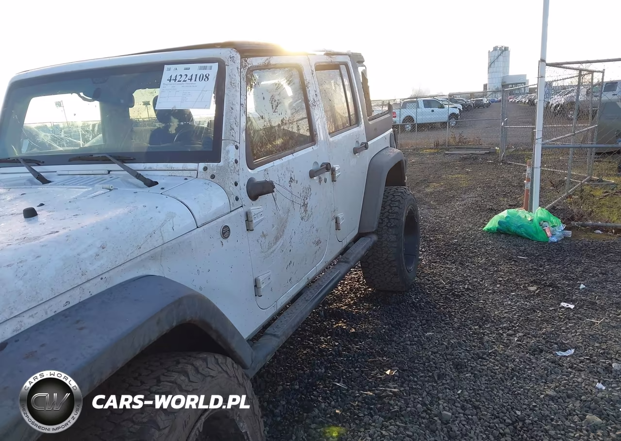 2014 Jeep Wrangler Unlimited Sport VIN:1C4BJWDG7EL281221 - 6
